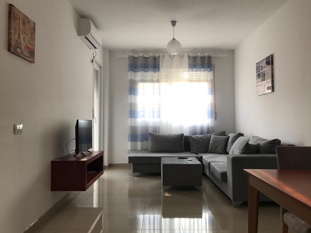 Viktoria'S Apartments Shëngjin Buitenkant foto