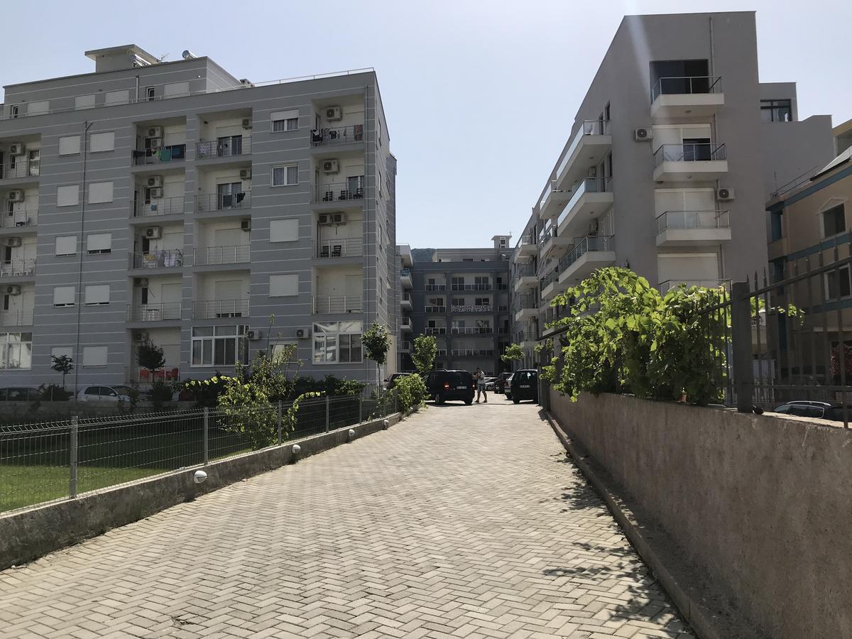 Viktoria'S Apartments Shëngjin Buitenkant foto