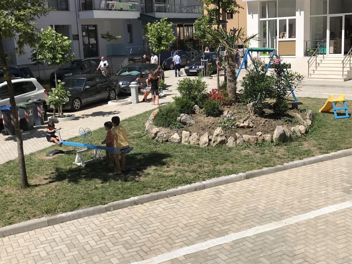 Viktoria'S Apartments Shëngjin Buitenkant foto